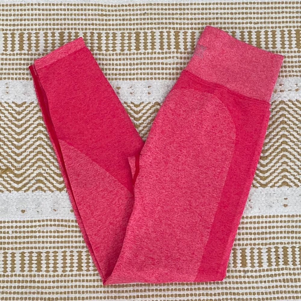 Victoria’s Secret pink leggings